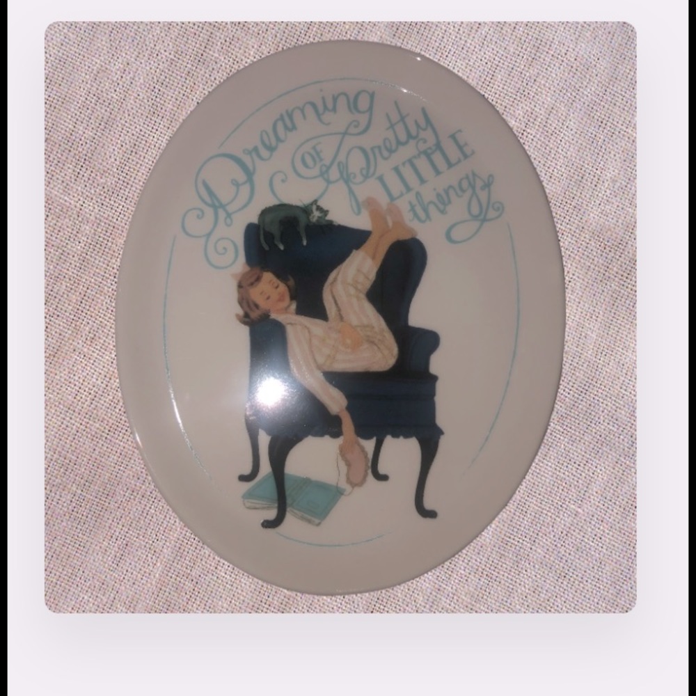 👇🏻$Reduced to lowest price. 
New Pier One Vintage trinket dish